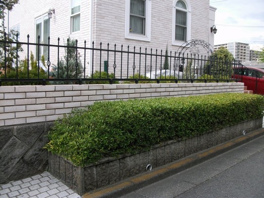 フェンス 間仕切り 横浜市瀬谷区でエクステリア 外構の工事 リフォームなら横浜アウテリア